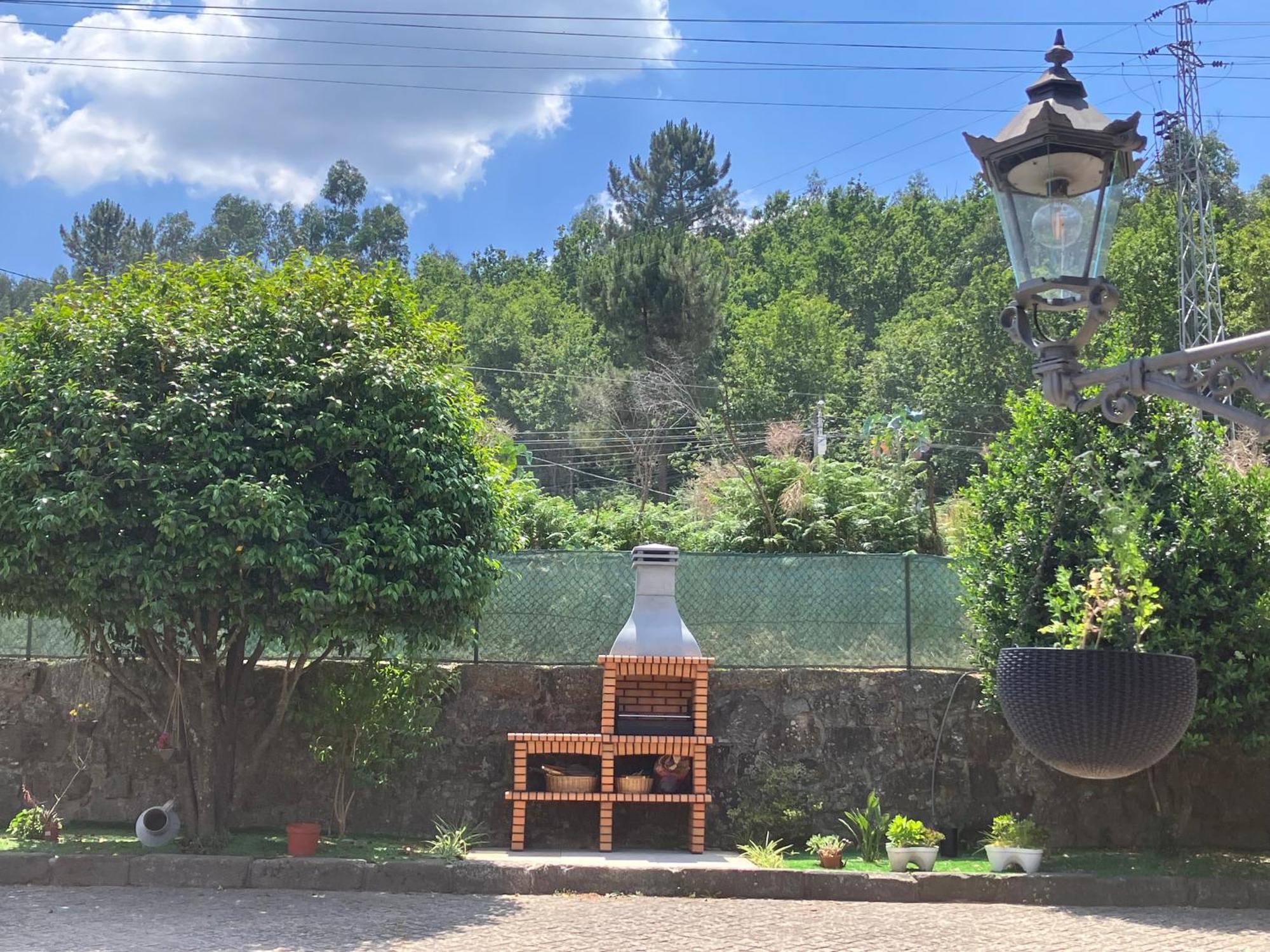 Bergui Guesthouse - Em Guimaraes Desde 2017 מראה חיצוני תמונה