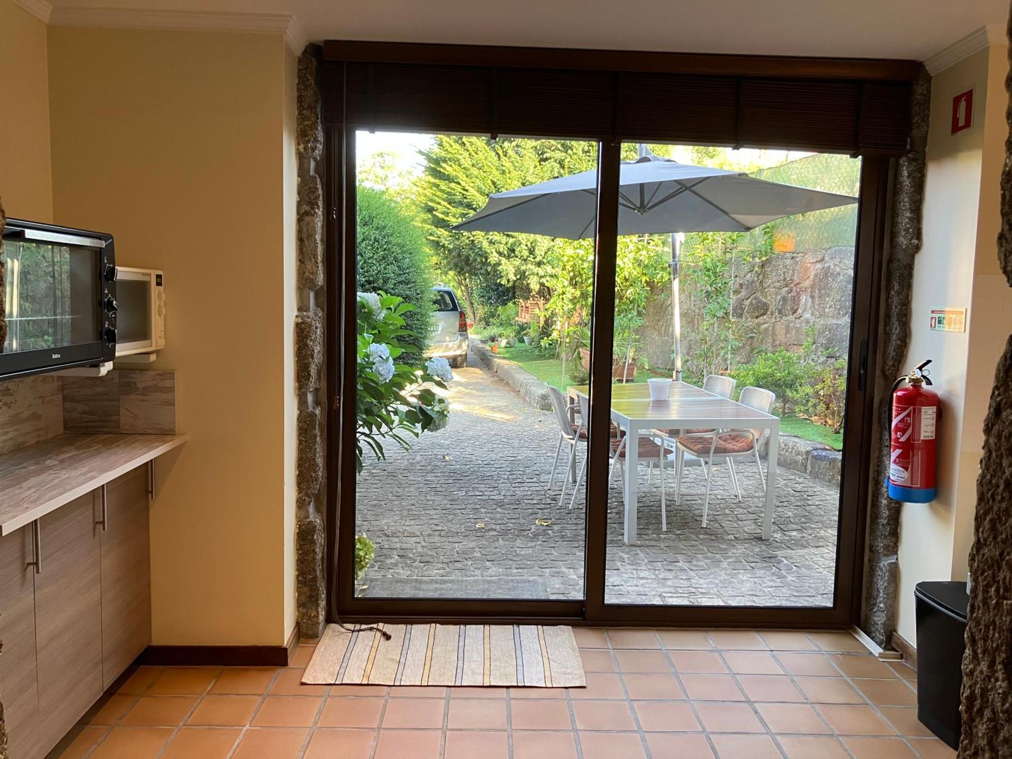 Bergui Guesthouse - Em Guimaraes Desde 2017 מראה חיצוני תמונה