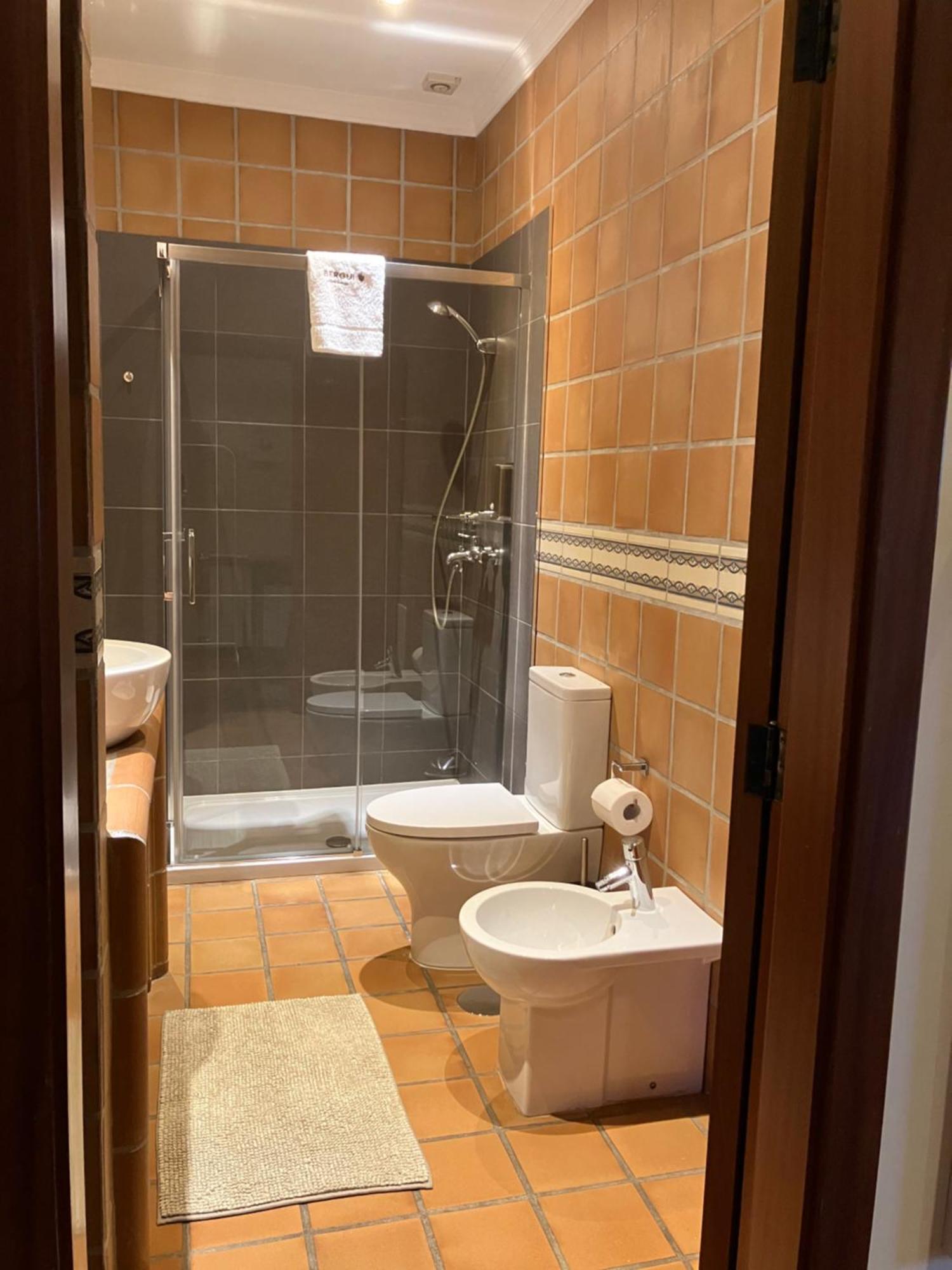 Bergui Guesthouse - Em Guimaraes Desde 2017 מראה חיצוני תמונה